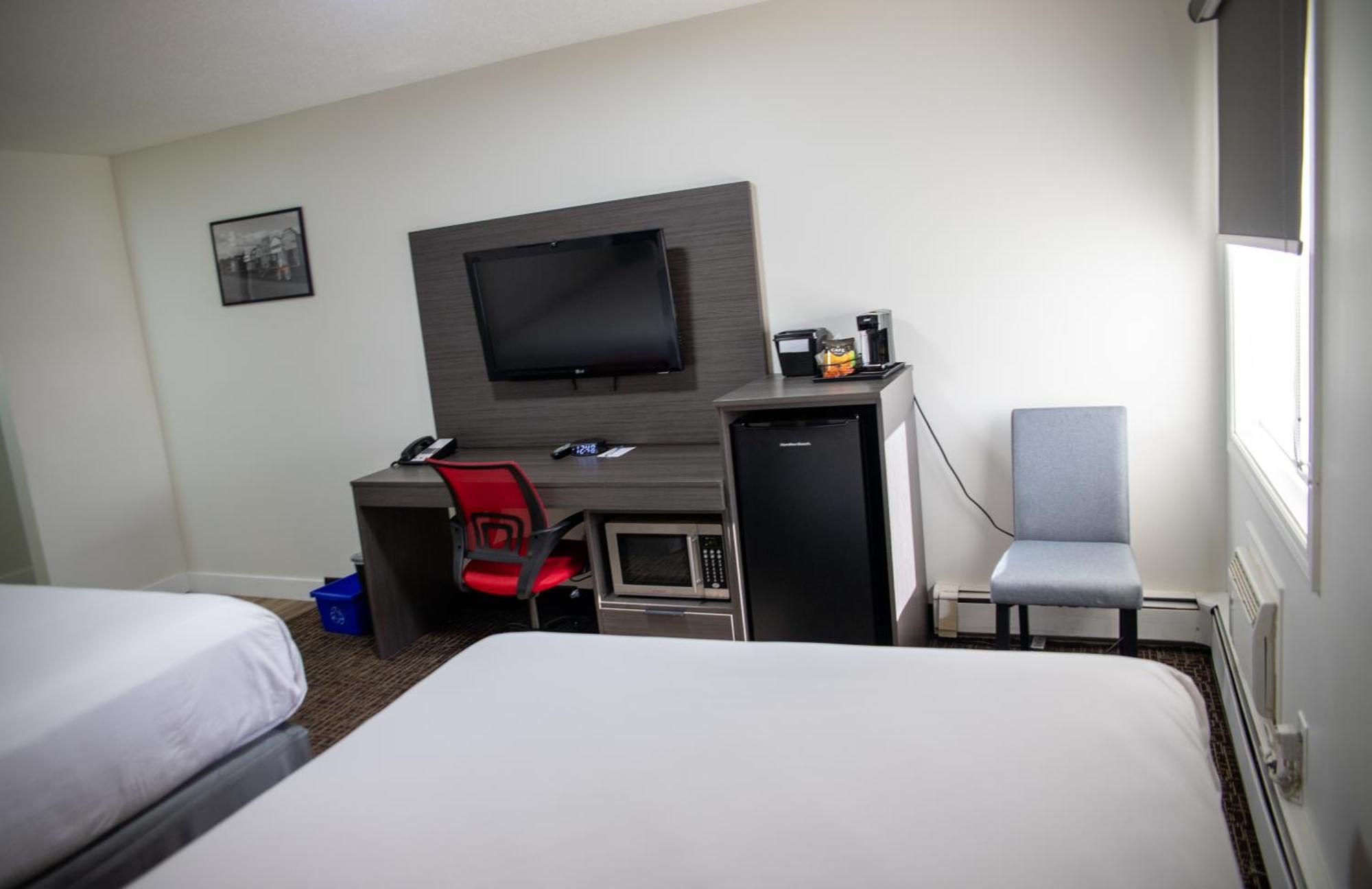 Ramada By Wyndham Dawson Creek Hotel Eksteriør billede