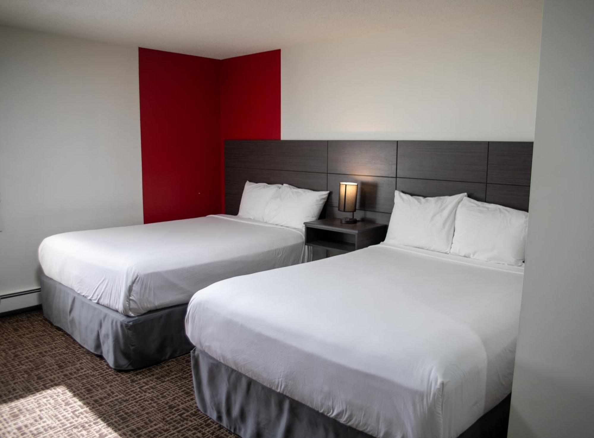Ramada By Wyndham Dawson Creek Hotel Eksteriør billede
