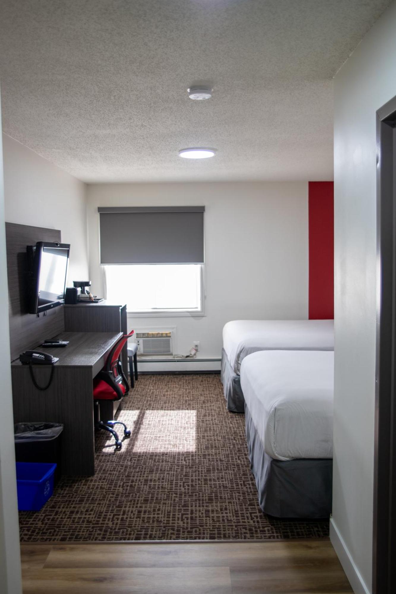 Ramada By Wyndham Dawson Creek Hotel Eksteriør billede