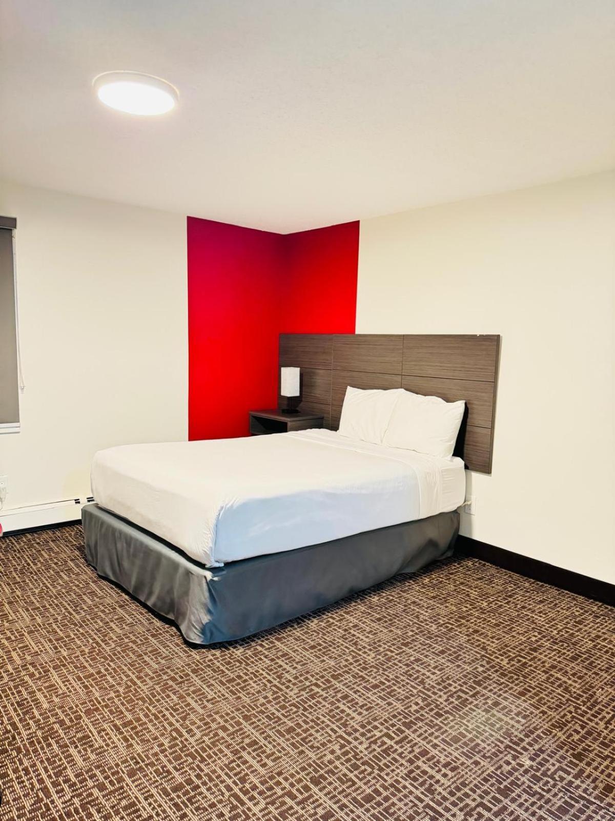 Ramada By Wyndham Dawson Creek Hotel Eksteriør billede