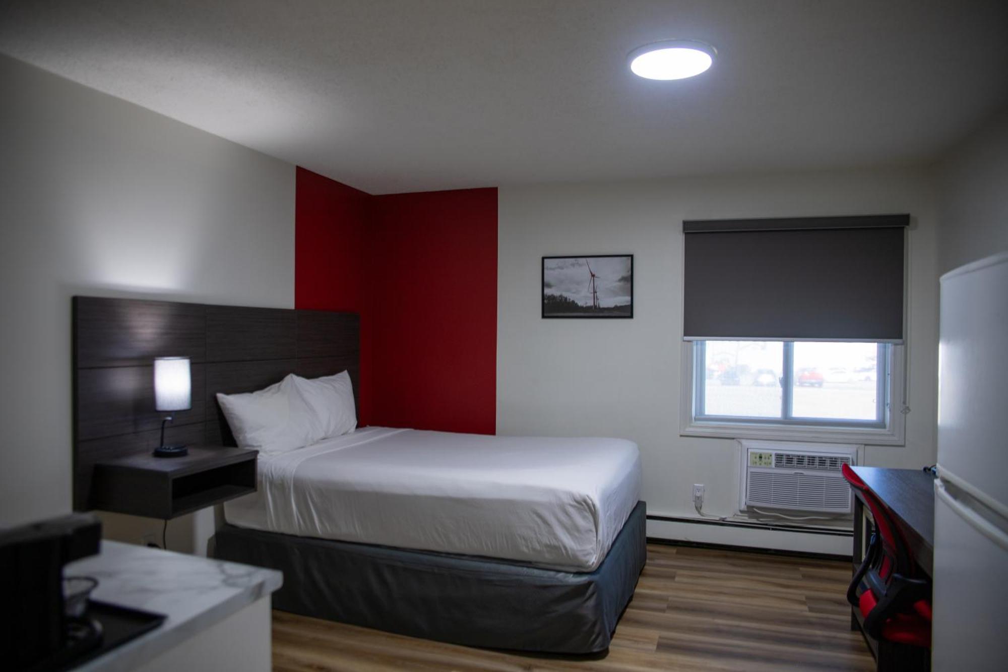 Ramada By Wyndham Dawson Creek Hotel Eksteriør billede