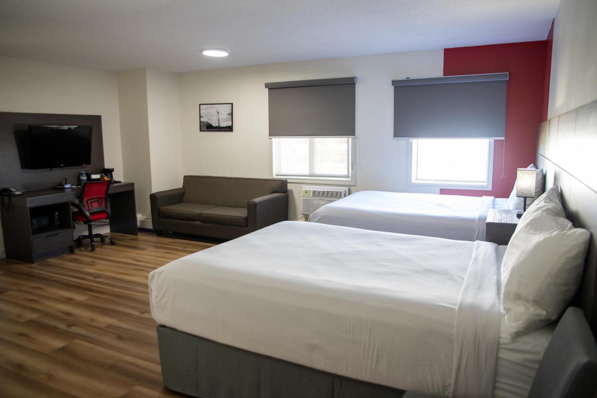 Ramada By Wyndham Dawson Creek Hotel Eksteriør billede