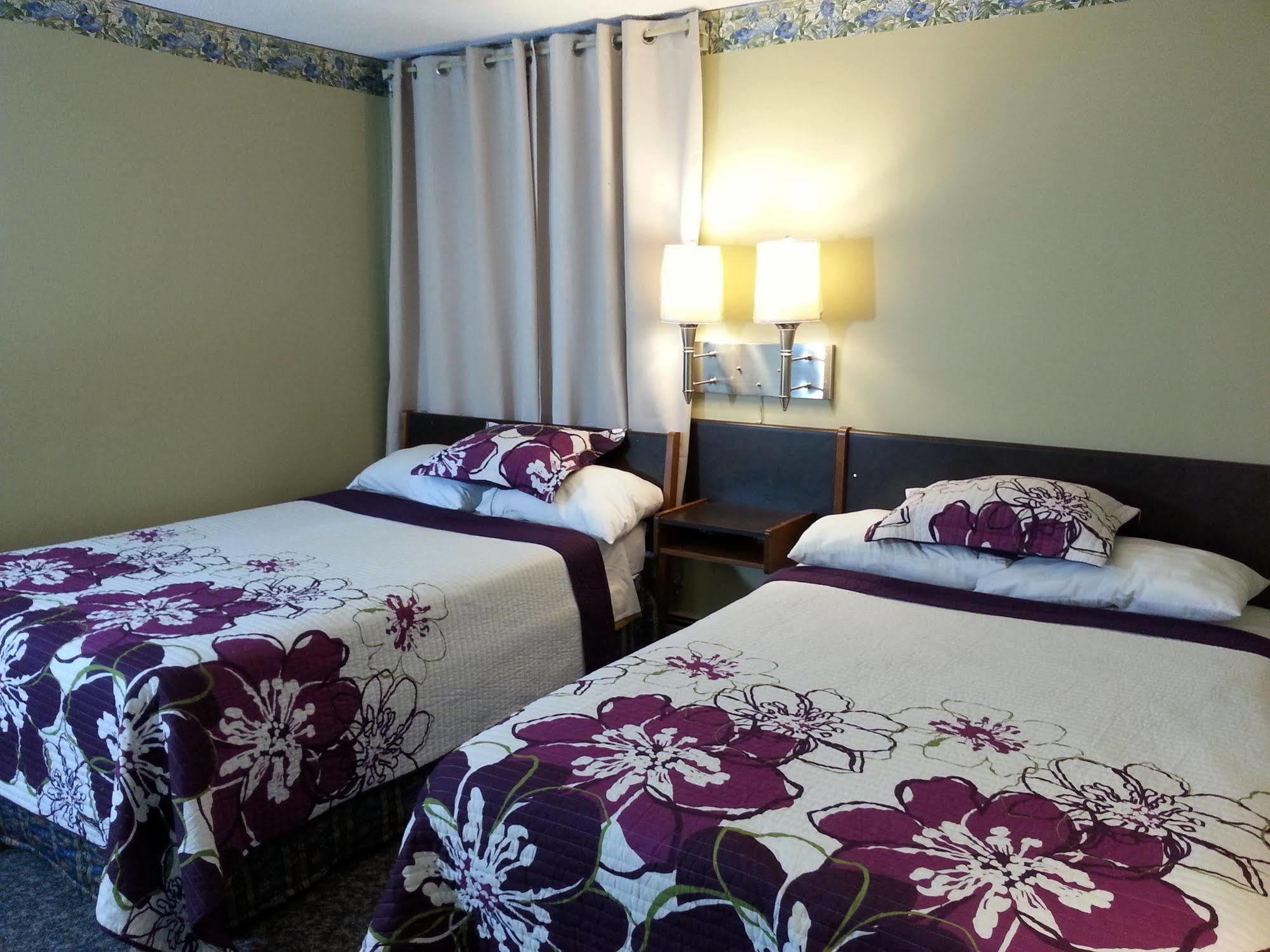 Ramada By Wyndham Dawson Creek Hotel Eksteriør billede