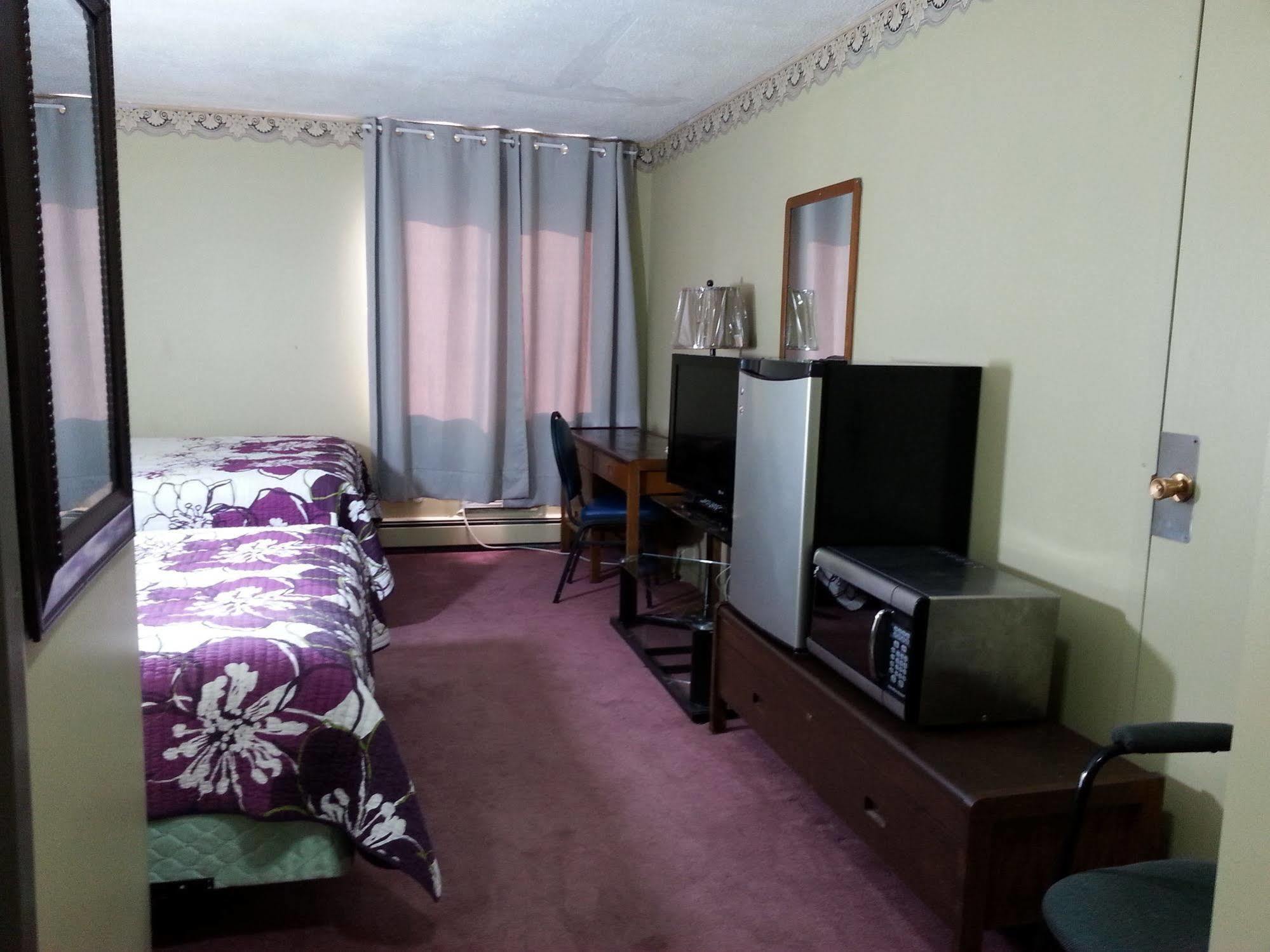 Ramada By Wyndham Dawson Creek Hotel Eksteriør billede