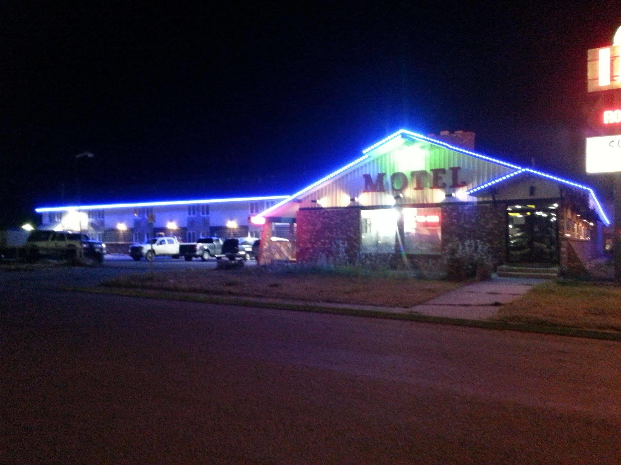 Ramada By Wyndham Dawson Creek Hotel Eksteriør billede