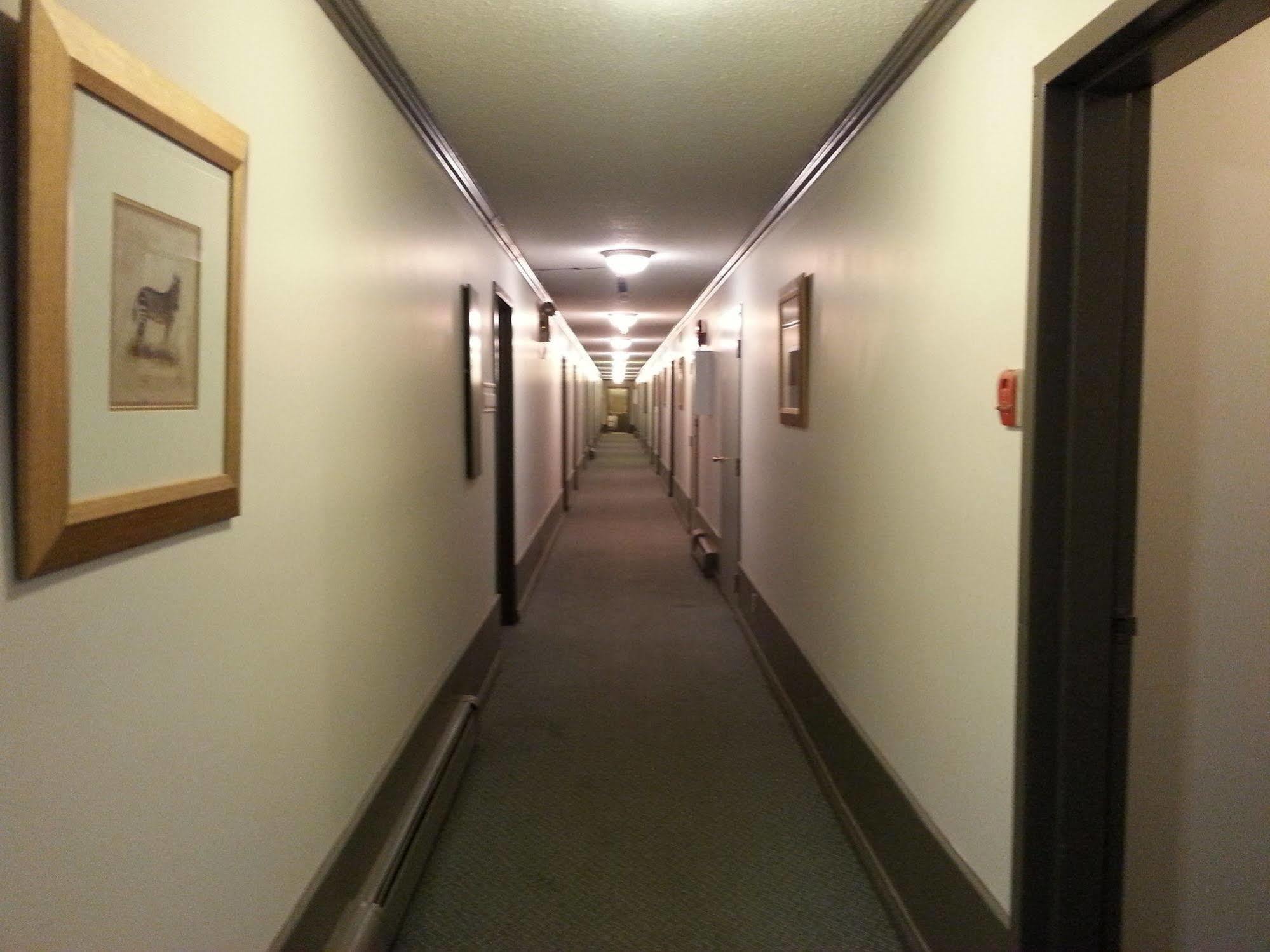 Ramada By Wyndham Dawson Creek Hotel Eksteriør billede